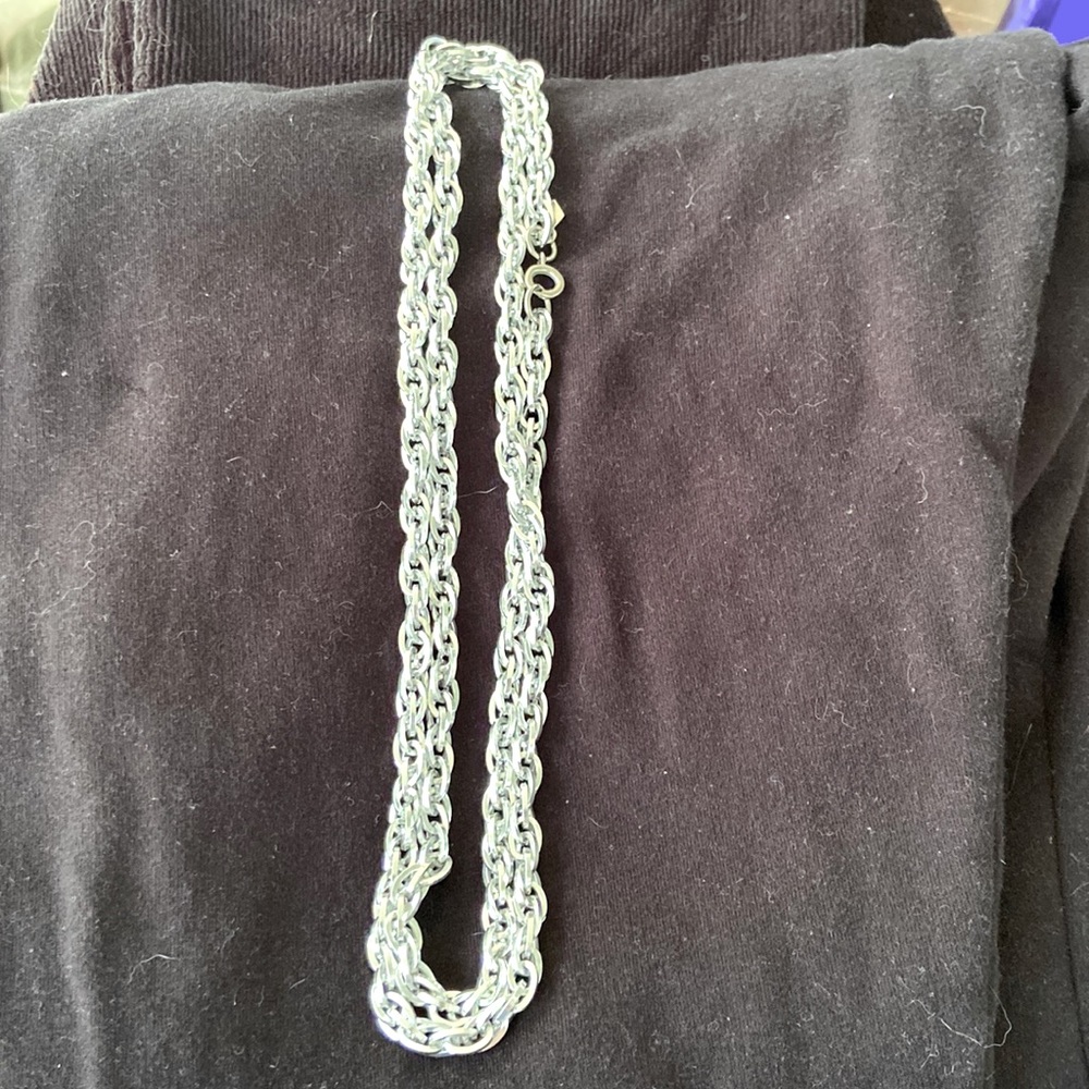 Vintage Sarah Coventry Lightweight Necklace Silvertone 37" Long. Gently worn.